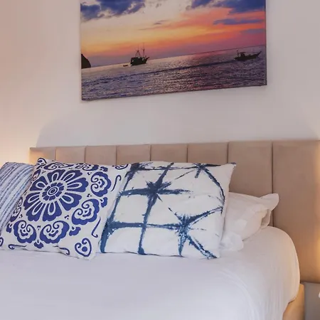 Sunny Design In Praça Flores By Lovelystay *