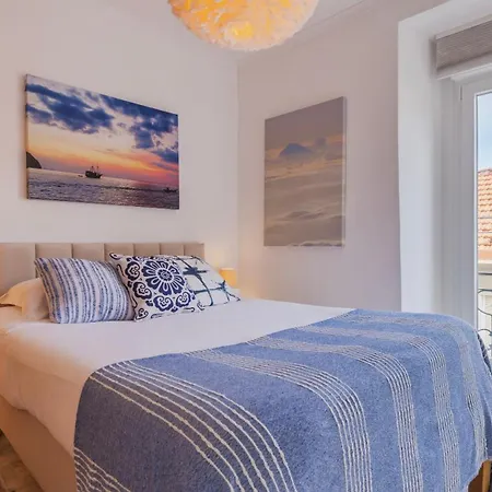 Apartment Sunny Design In Praca Flores By Lovelystay *