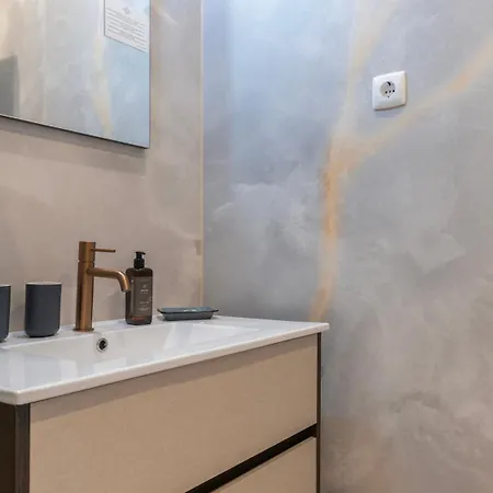 Sunny Design In Praca Flores By Lovelystay Лиссабон